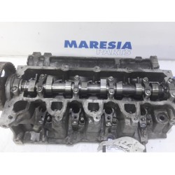 Renault - Clio - Cylinder head