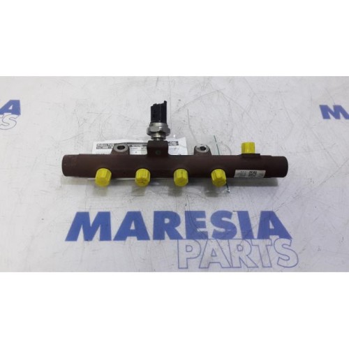 Renault - Megane - Fuel injector nozzle