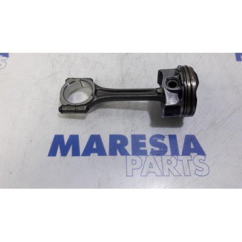 Peugeot - 2008 - Piston