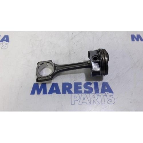 Peugeot - 2008 - Piston