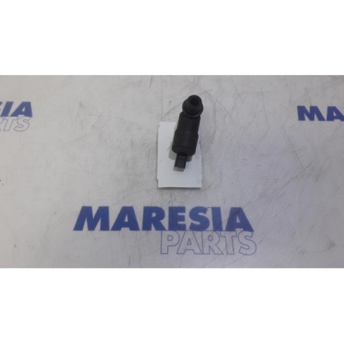 Citroen - C3 - Windscreen washer pump