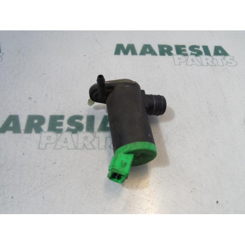 Peugeot - 206 - Scheibensprüherpumpe vorne