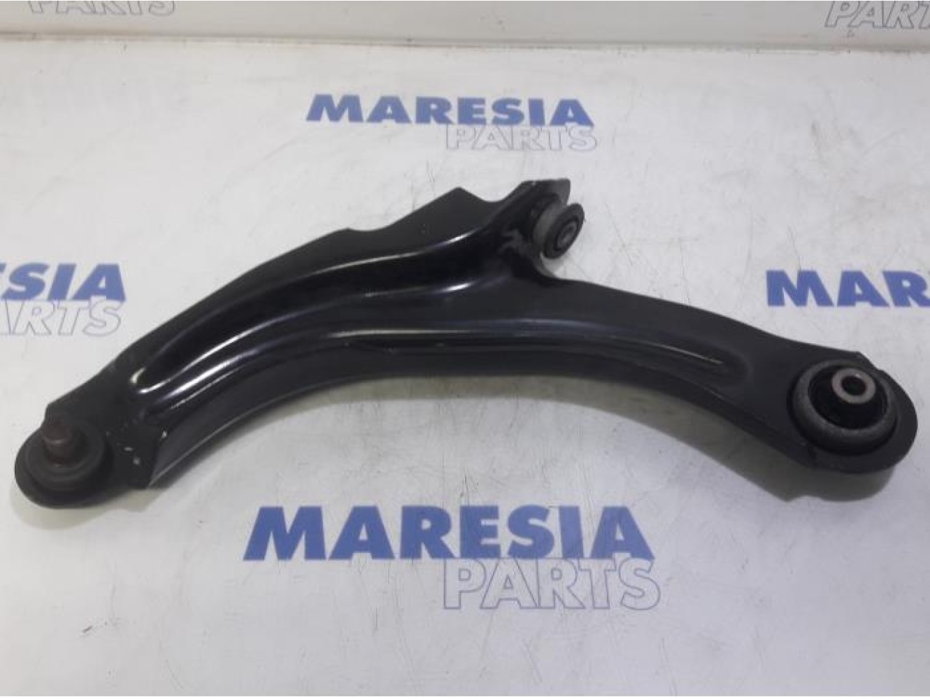 Renault - Clio - Front lower wishbone, left