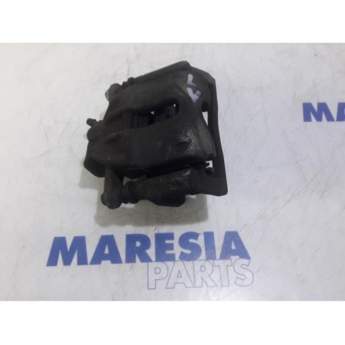 Renault - Clio - Front brake calliper, left
