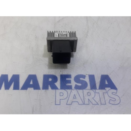 Renault - Clio - Glow plug relay