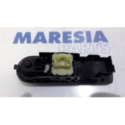 Renault - Clio - Multi-functional window switch