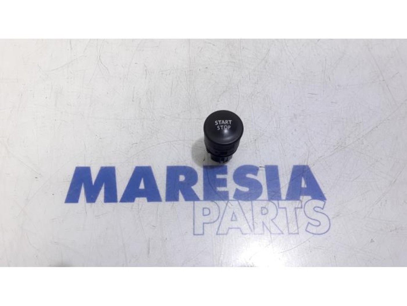 Renault - Clio - Start/stop switch