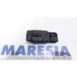 Renault - Clio - Commande radio volant