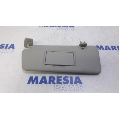 Renault - Clio - Sun visor