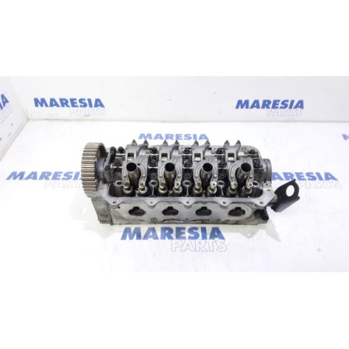 Renault - Twingo - Cylinder head