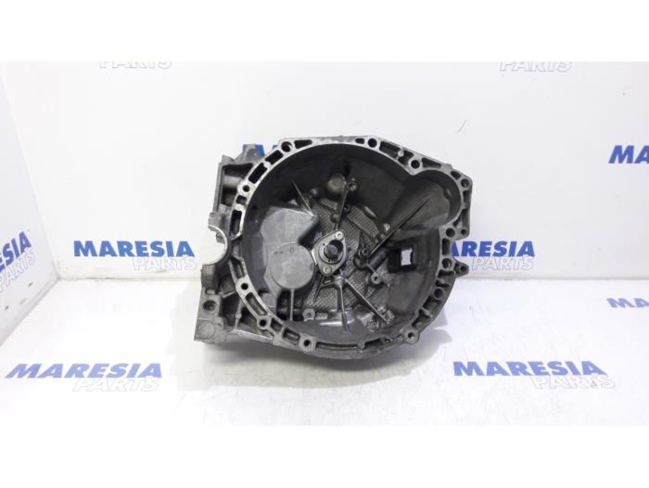 Renault - Twingo - Gearbox casing