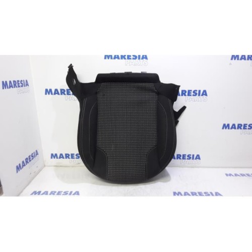 Peugeot - 208 - Sitz Verkleidung links