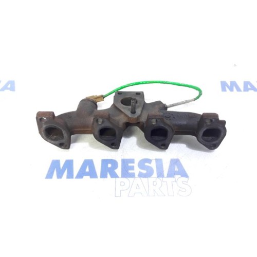 Renault - Clio - Exhaust manifold