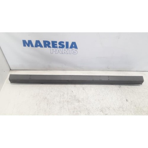 Fiat - Ducato - Rear bumper component, central