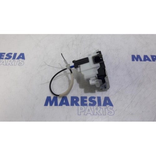 Fiat - Doblo - Door lock mechanism 2-door, right