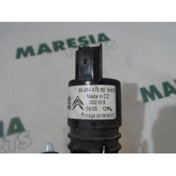 Peugeot - 407 - Scheibensprüherpumpe vorne