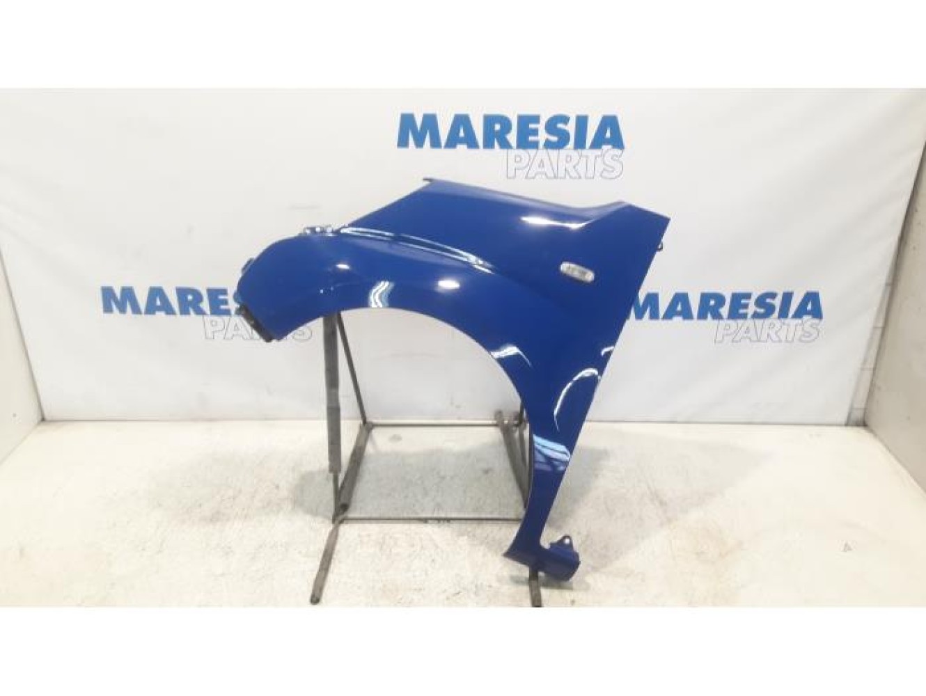 Fiat - Fiorino - Front wing, left