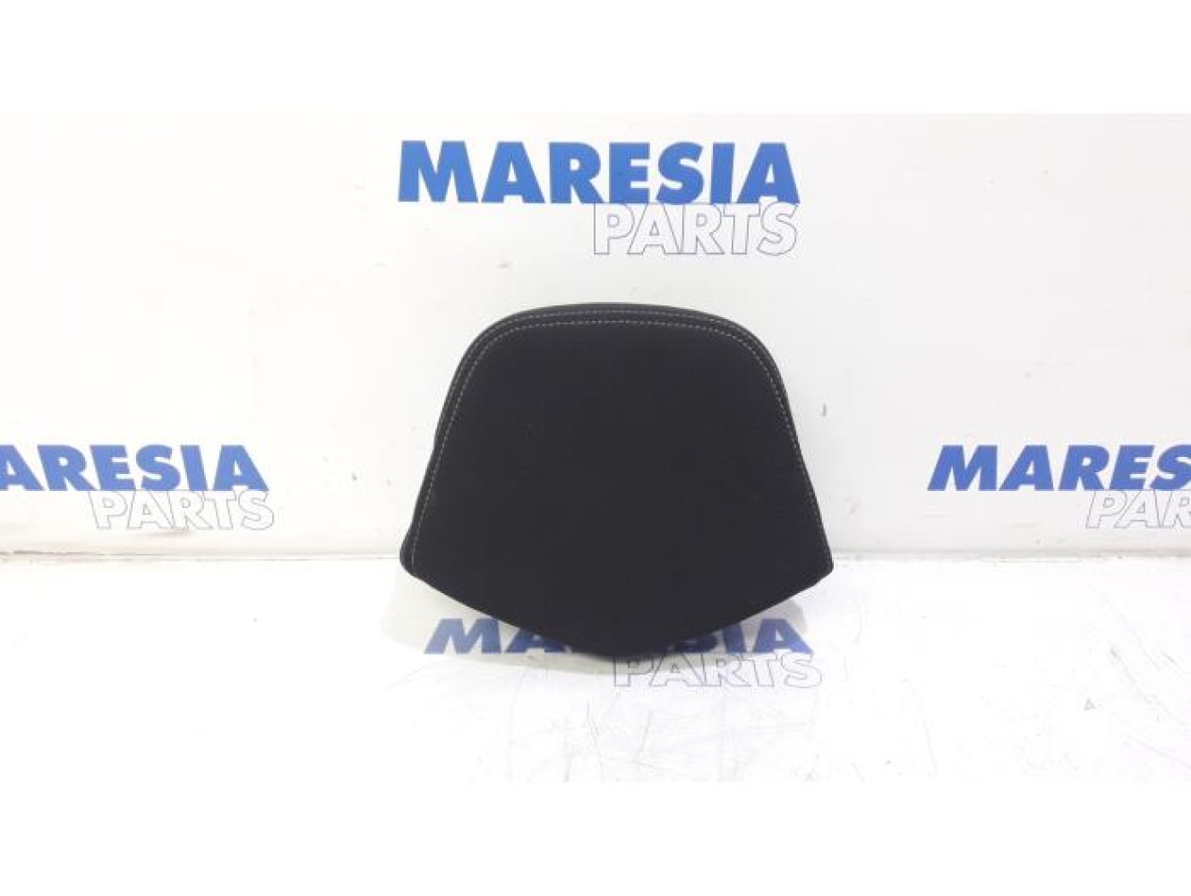 Peugeot - RCZ - Headrest