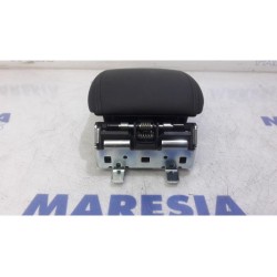 Peugeot - RCZ - Armrest