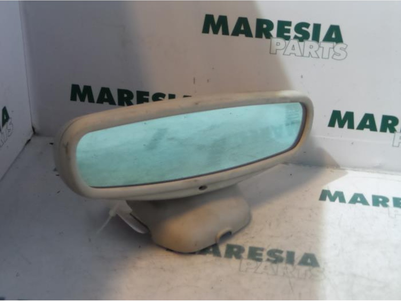 Renault - Megane - Rear view mirror
