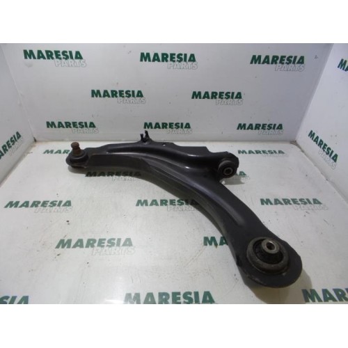 Renault - Megane - Front lower wishbone, left