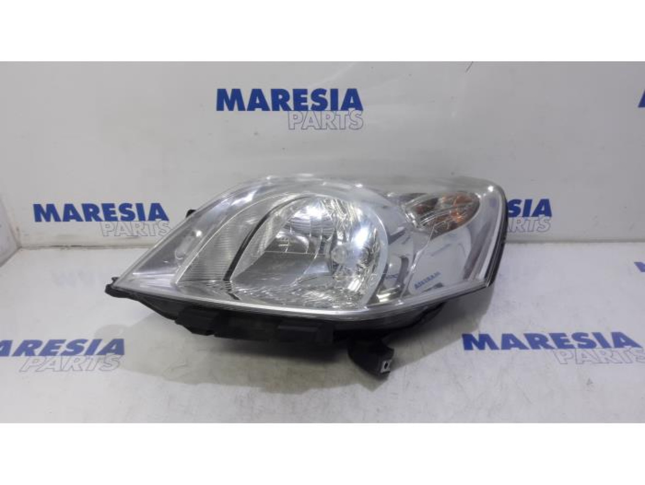 Fiat - Fiorino - Headlight, left