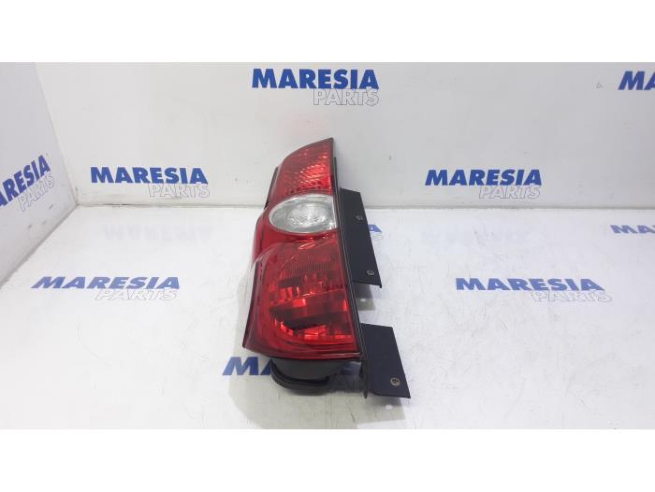 Fiat - Doblo - Achterlicht links