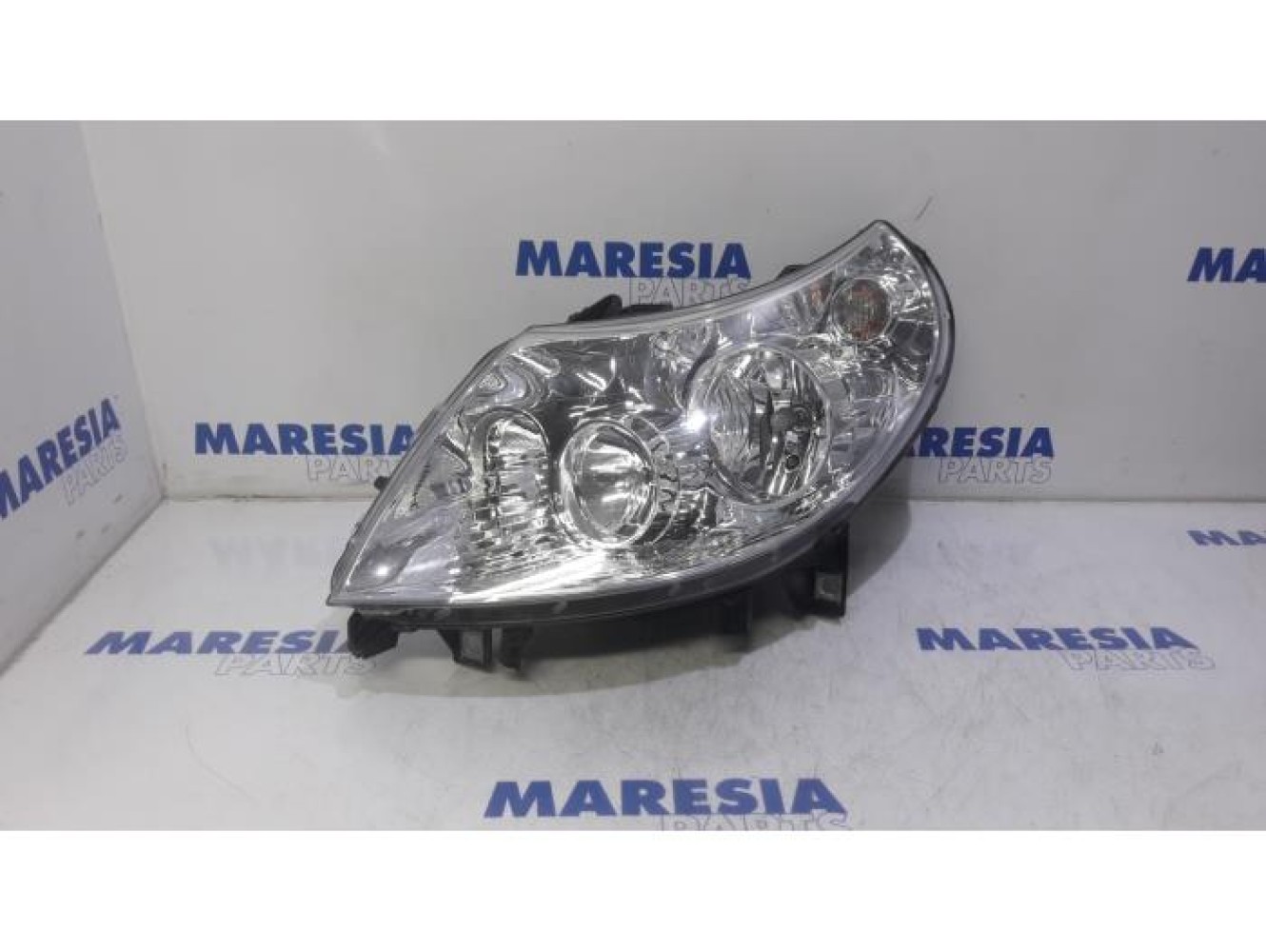 Fiat - Ducato - Koplamp links