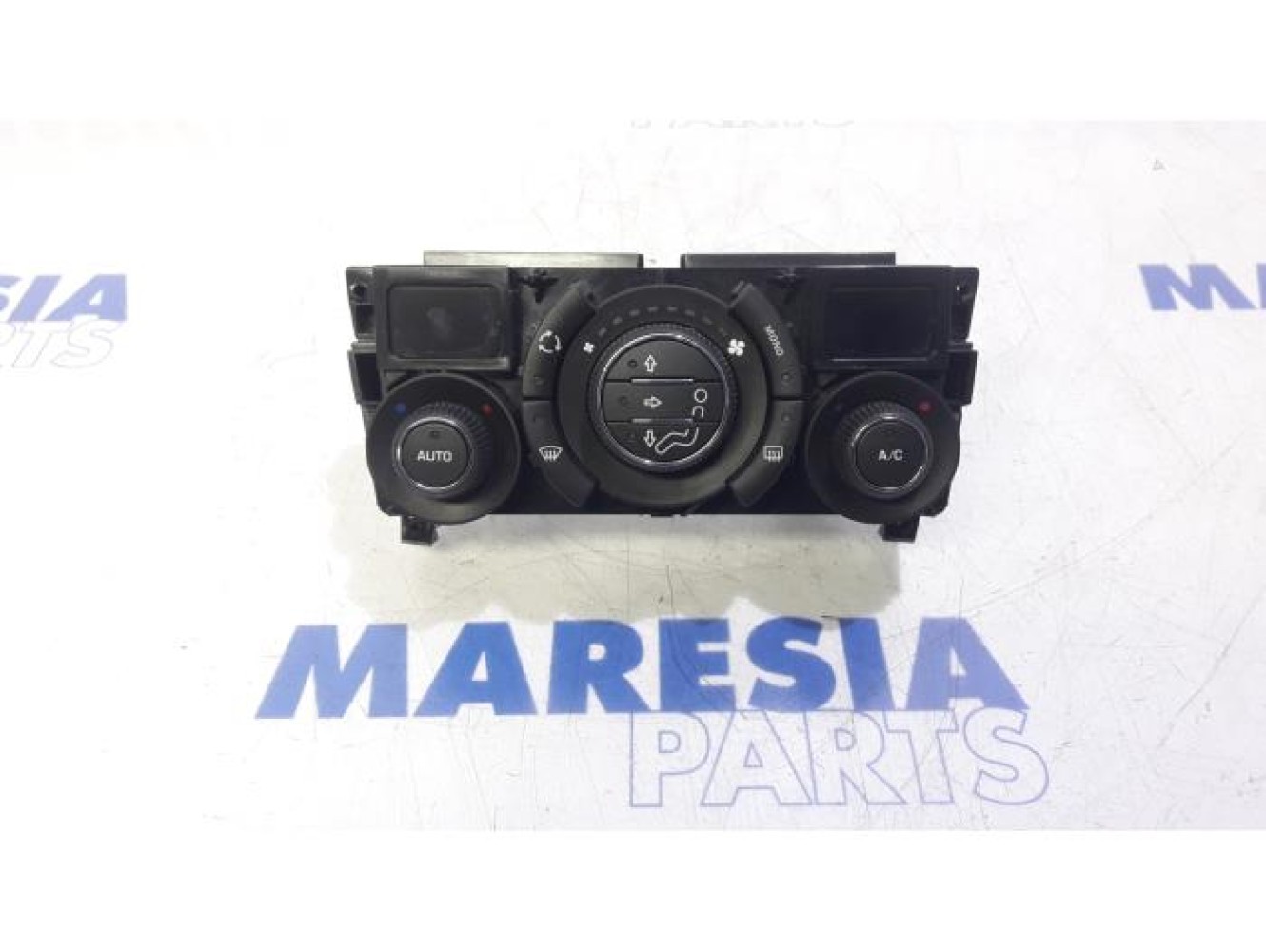 Peugeot - RCZ - Panneau de commandes chauffage