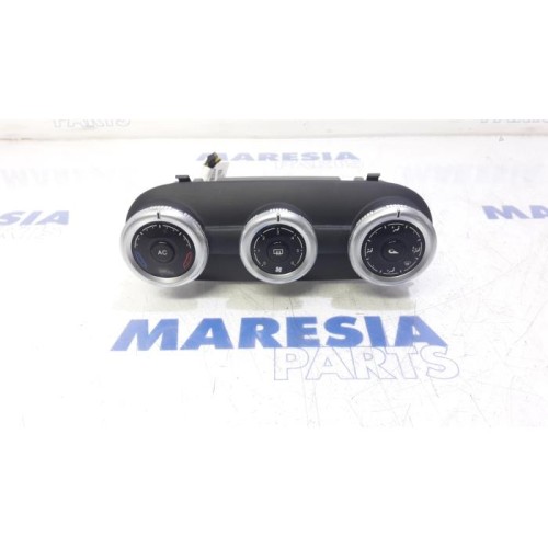 Alfa Romeo - Giulietta - Panneau de commandes chauffage