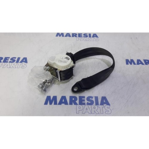 Alfa Romeo - Giulietta - Rear seatbelt, right