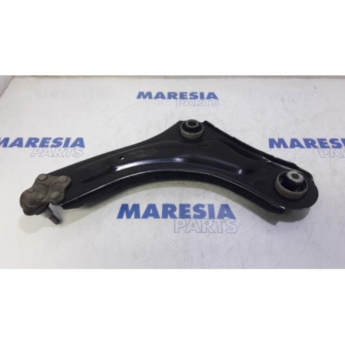 Renault - Megane - Front lower wishbone, right
