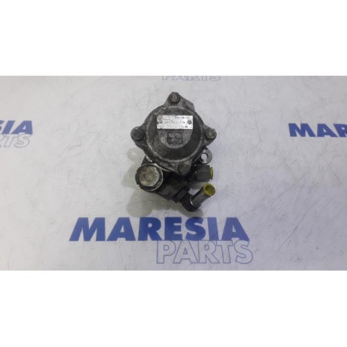 Renault - Master - Power steering pump