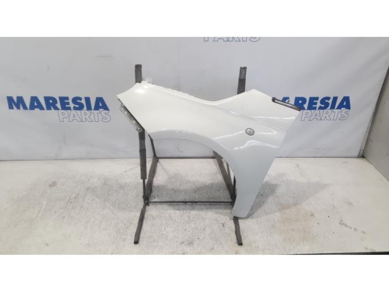 Fiat - 500 - Front wing, left