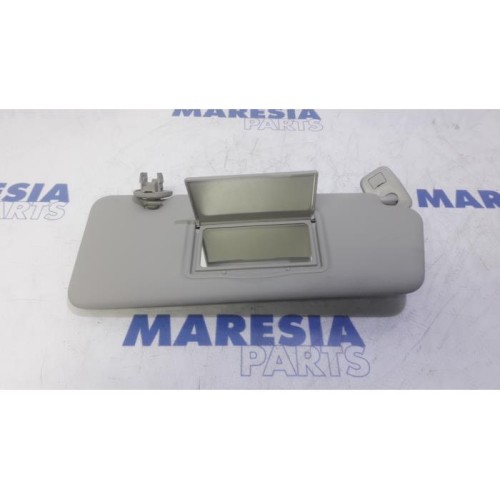 Renault - Megane - Sun visor