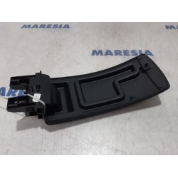 Renault - Megane - Armrest