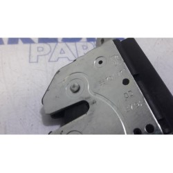 Fiat - 500 - Tailgate lock mechanism