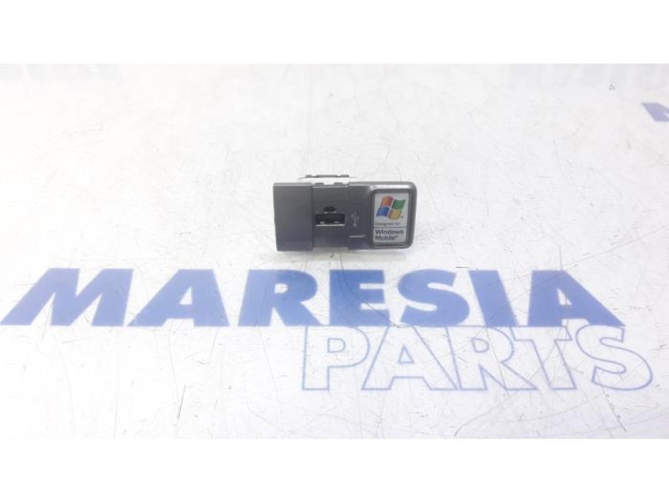 Fiat - 500 - AUX / USB connection