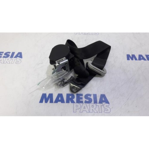 Peugeot - 207 - Rear seatbelt, left