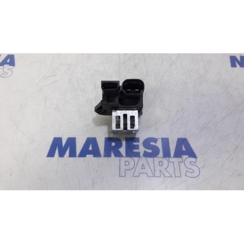 Peugeot - 207 - Cooling fan resistor