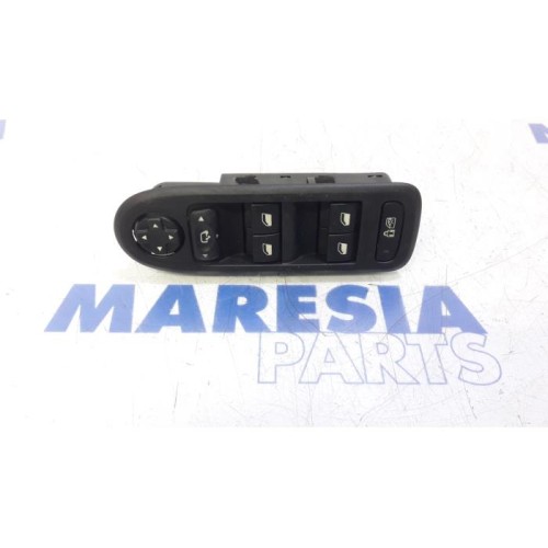 Citroen - C5 - Multi-functional window switch