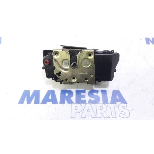 Citroen - C5 - Rear door mechanism 4-door, right