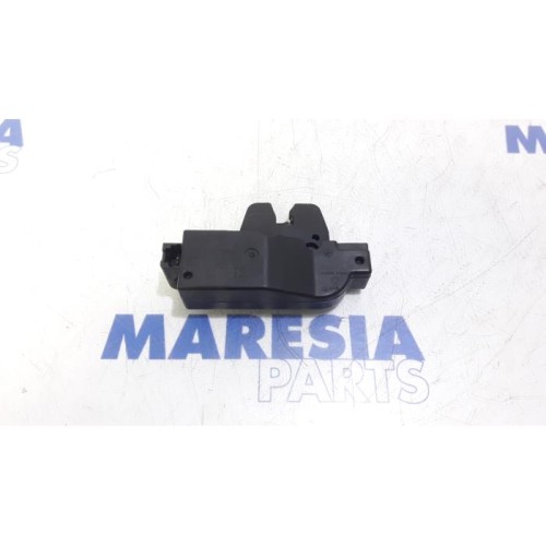Citroen - C5 - Tailgate lock mechanism