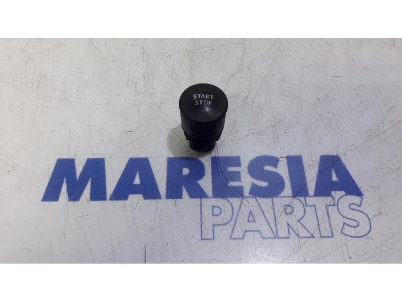 Renault - Scenic - Start/stop switch