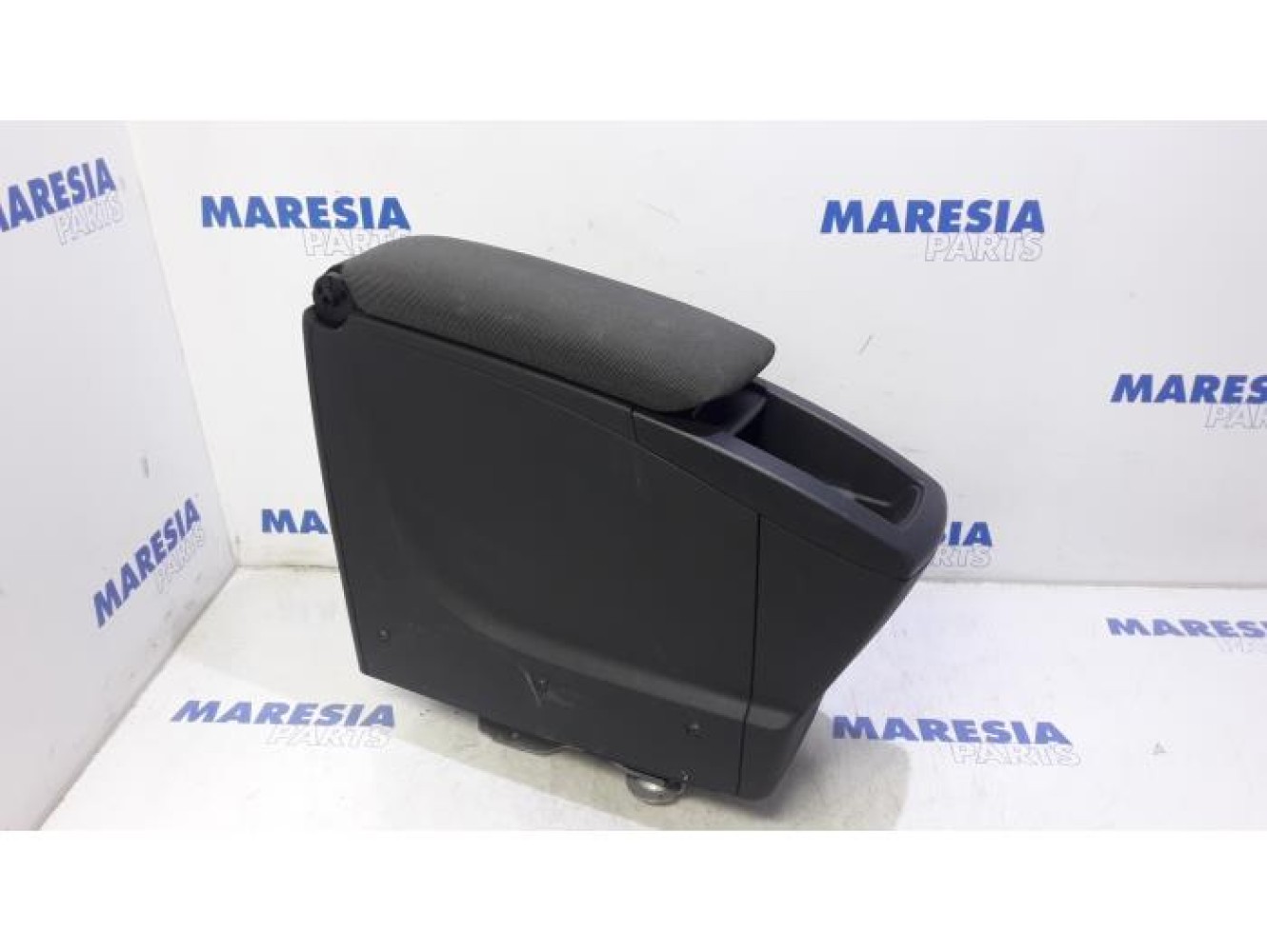 Renault - Scenic - Armrest