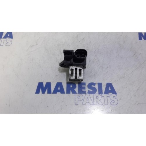 Citroen - C3 Picasso - Cooling fan resistor