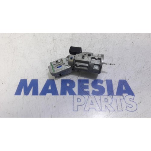 Citroen - C3 Picasso - Ignition lock + key