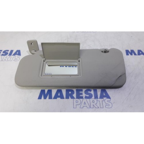 Citroen - C3 Picasso - Sun visor
