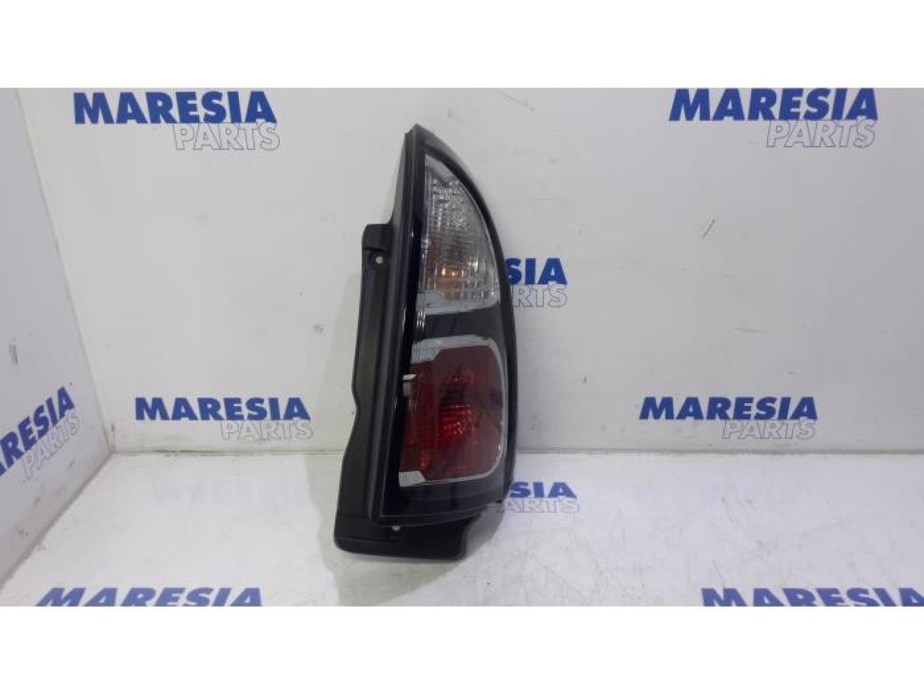 Citroen - C3 Picasso - Taillight, right