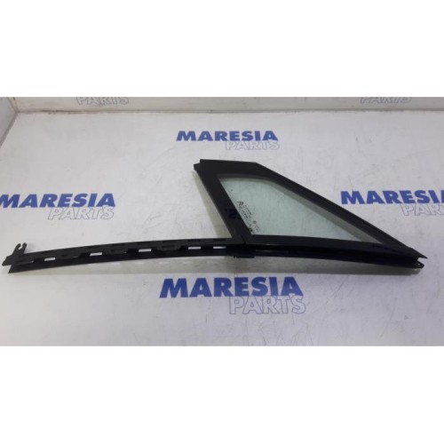 Citroen - DS4 - Quarter light, front left